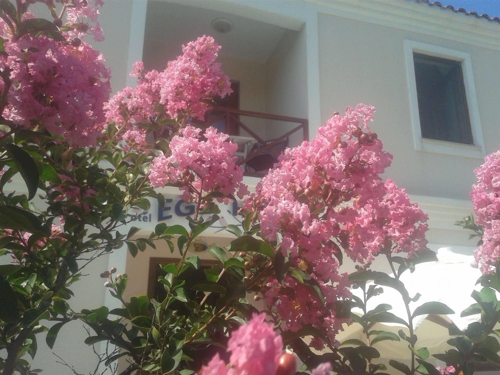 Ege Han Hotel Bozcaada Bagian luar foto